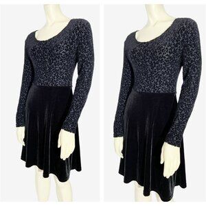 Vintage 1990s BLACK VELVET VELOUR SKATING DRESS / size Small - Medium